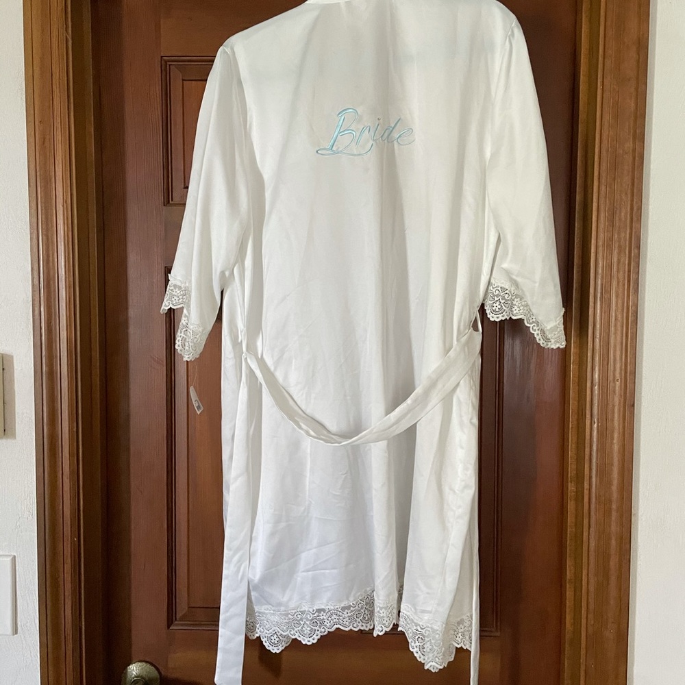 NWT Bride Satin Robe Size Medium